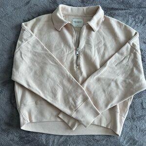 Abercrombie & Fitch Light Beige Collared 1/4 Zip Cropped Sweater